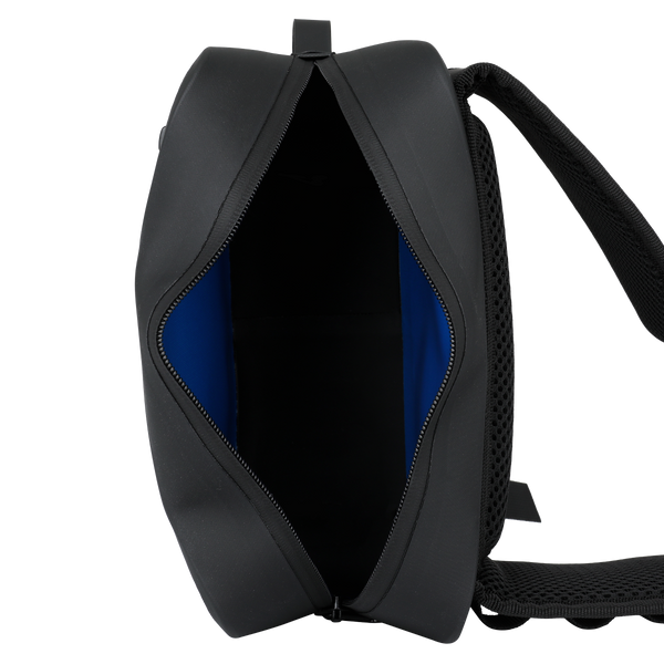 BLACKFIN Water-Resistant Belt Bag  Lifestyle